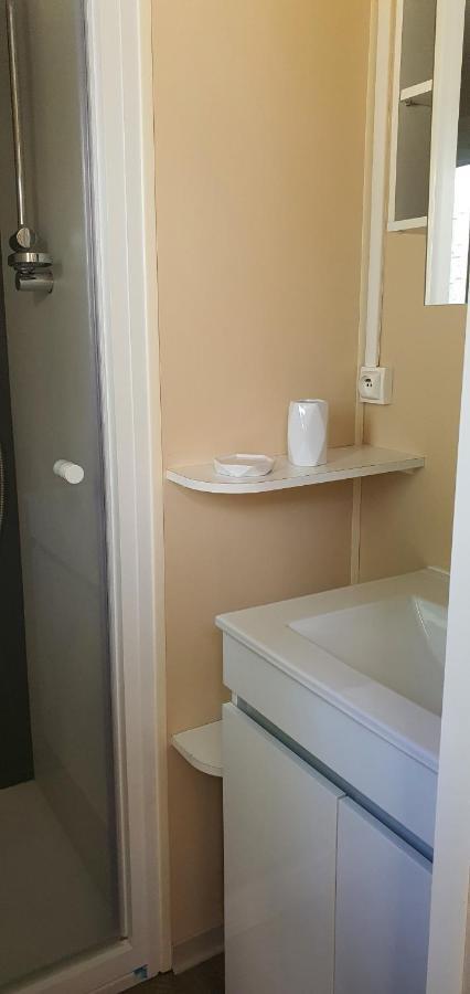 Mobil Home Climatise 6 Personnes La Roque-d'Antheron Dış mekan fotoğraf